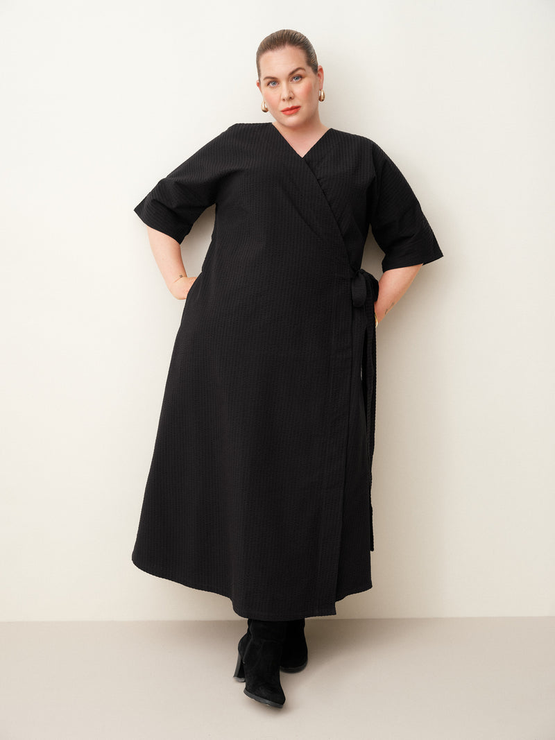 Ava seersucker kietaisumekko, Black