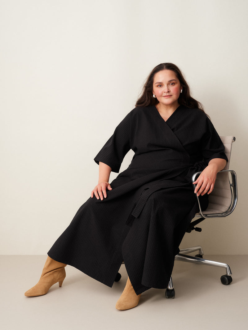 Ava seersucker kietaisumekko, Black