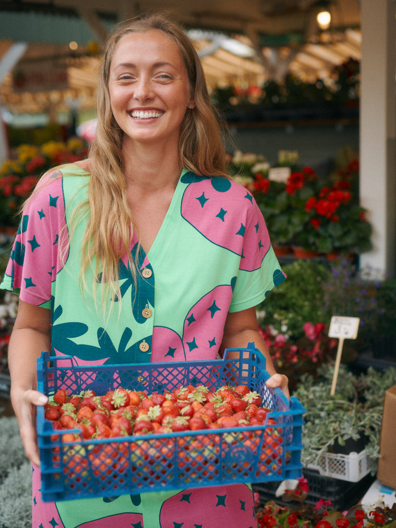 Giant Strawberry aikuisten haalari