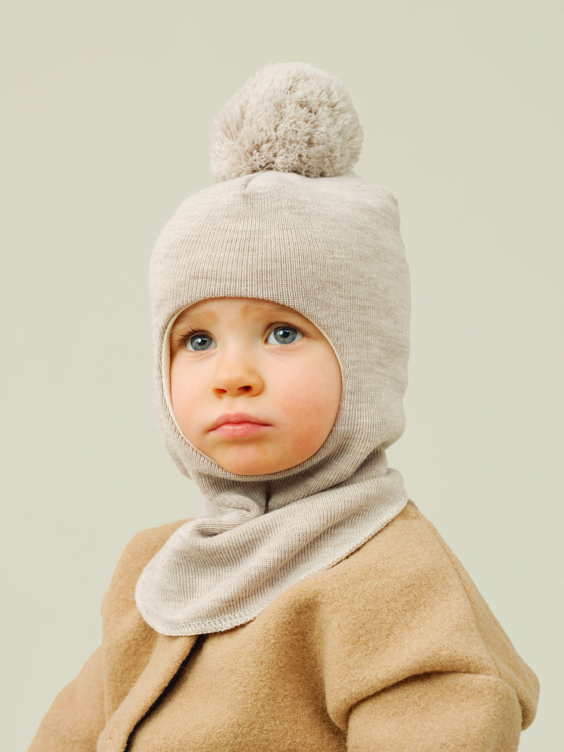 Kypärämyssy, sand grey