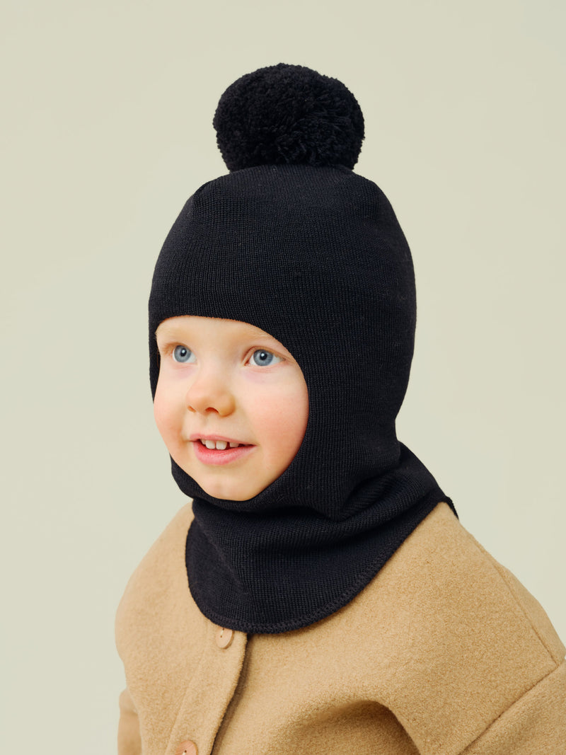 Kypärämyssy, musta