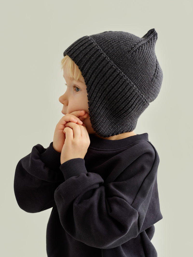 Pointy-pipo, dark grey